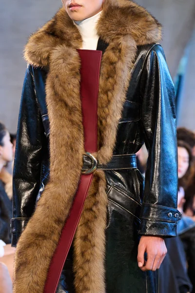 Look 24